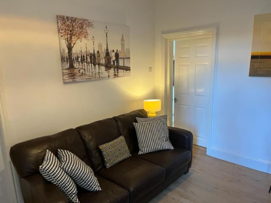 Oakstays Forest Hall 외부 사진